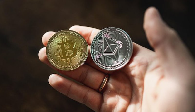 politicians-crypto-ethereum-bitcoin-etf-