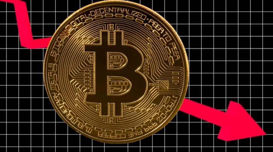 bitcoin-enters-danger-zone-post-halving-analyst-warns-of-potential-downside