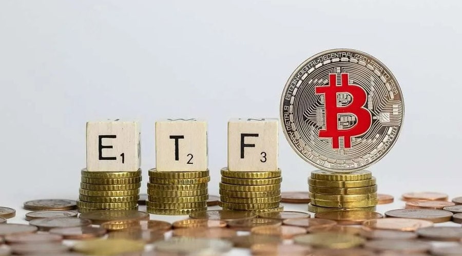 bitcoin-etfs-outflows-ahead-of-fom
