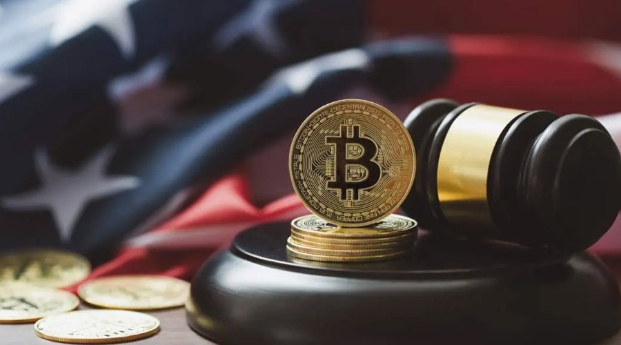 senator-lummis-claims-us-will-focus-on-bitcoin-reserve-bill-after-stablecoin-bill