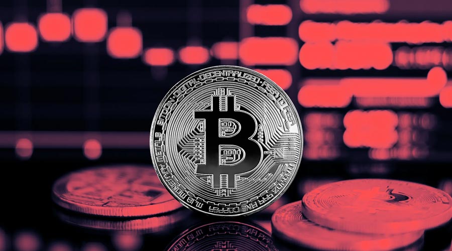 bitcoin-extends-selloff-macro-pressures-leverage-unwind